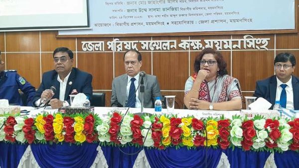 ময়মনসিংহে প্রার্থীদের সঙ্গে ইসির মতবিনিময়