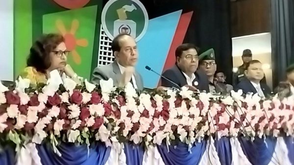 কেন্দ্রের ভিতরের ভারসাম্য রক্ষা করতে ব্যর্থ হলে দায় রিটানিং অফিসারের : সিইসি আউয়াল