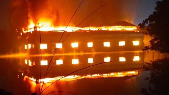 রূপগঞ্জে এইচএইচ টেক্সটাইল কারখানার গুদামে ভয়াবহ অগ্নিকাণ্ড