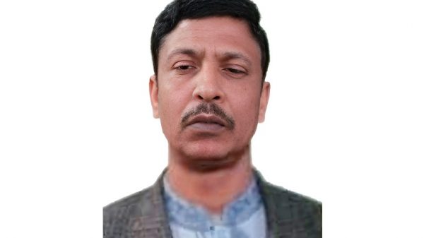বিএনপি নেতার ছত্রছায়ায় নারায়ণগঞ্জে হত্যা মামলার আসামী পটুয়াখালীতে ঘুরছেন প্রকাশ্যে