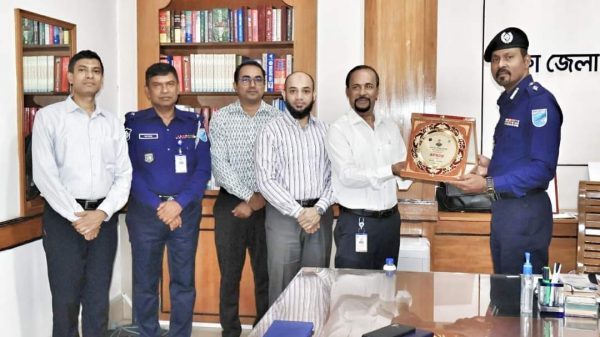 ইন্সপেক্টর সিরাজুল ইসলামকে অবসরজনিত বিদায় সংবর্ধনা